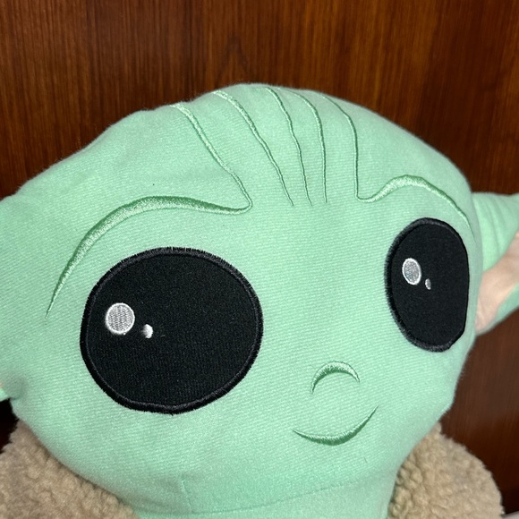 Star Wars by Jay Franco and Son Star Wars Baby Yoda Plush pillow The mandalorian - Picture 2 of 16